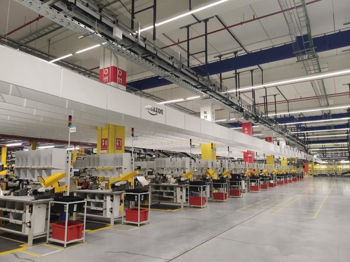 Archivo - Centro Logístico de Amazon en Siero.