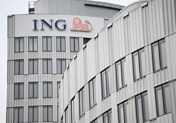 Archivo - Arquivo - ARQUIVADO - 6 de fevereiro de 2025, Hesse, Frankfurt am Main: O logotipo do ING é visto na sede do ING Alemanha, em Frankfurt am Main. Foto: Arne Dedert/dpa