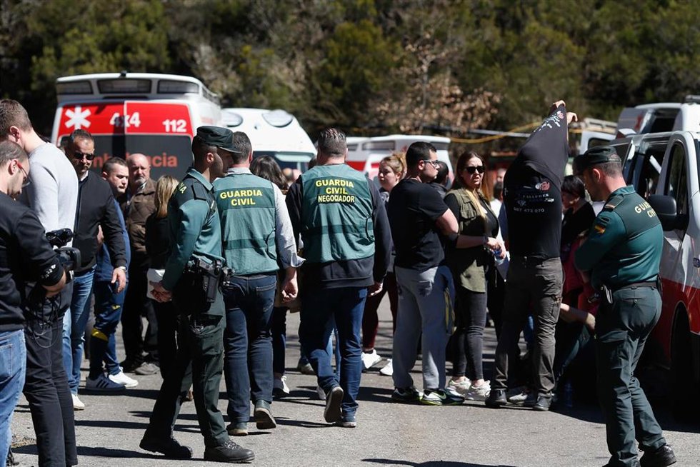 Archivo - Efectivos de emergencias durante las labores de búsqueda de las víctimas del accidente en la mina de Cerredo, a 31 de marzo de 2025, en Degaña, Asturias (España). Cinco personas han fallecido y otras cuatro han resultado heridas de consideración