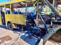 Un ataque ruso contra un autobús urbano en la ciudad de Nikopol deja al menos tres muertos y 16 heridos.