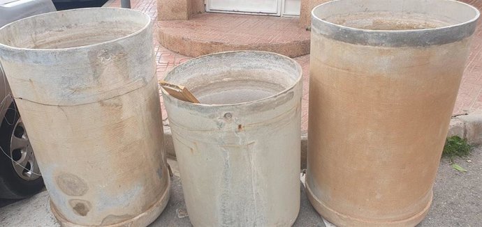 Depósitos de amianto abandonados en la calle