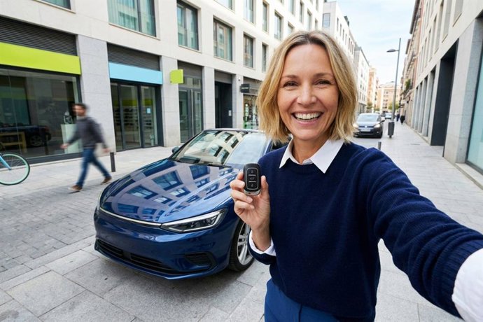 La aseguradora digital del Grupo Allianz ofrece coberturas de alto valor incluidas de serie, gestión 100 % digital y tarifas ajustadas para vehículos de más de 5 años