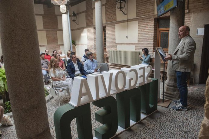 Archivo - El presidente de la Diputación de Segovia, y patrono de la UNED Segovia, Miguel Ángel de Vicente, durante la presentación del curso.