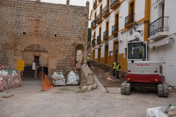 Archivo - Obras en Dalt Vila, en una foto de archivo.