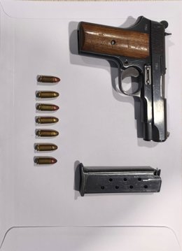 Arma de fuego intervenida en una operación policial en Mijas