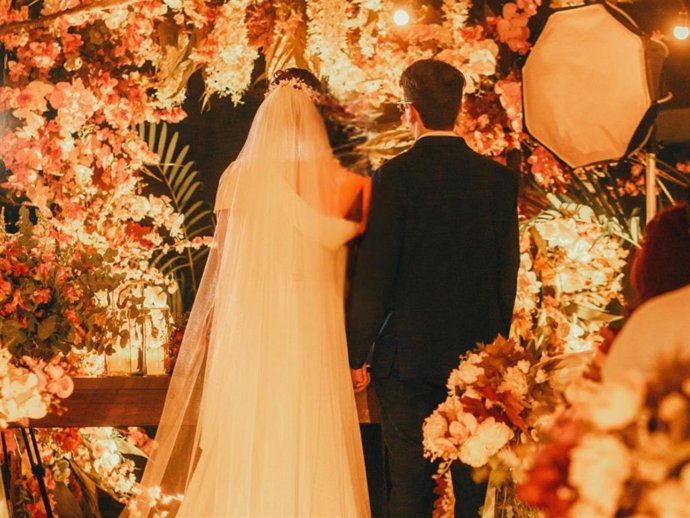 La intención de ahorrar para una boda choca con el deseo de tener una celebración a medida