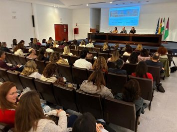 La Junta y Fundación CaixaBank Dualiza forman en Málaga a casi 200 orientadores educativos sobre la nueva FP.