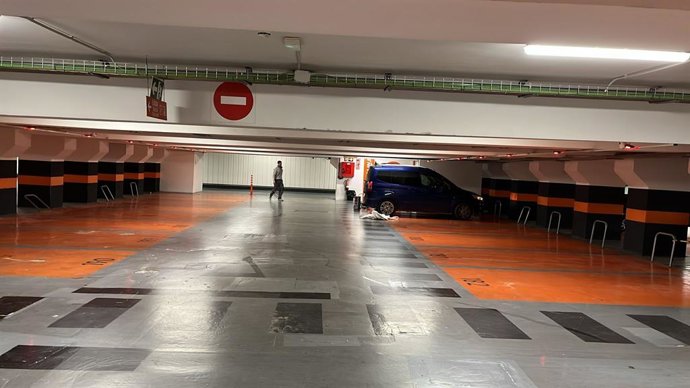 Obres de condicionament del paviment del segon soterrani del pàrquing de la plaça de la Reina, en la ciutat de València.