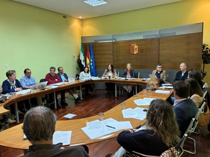 Reunión para desarrollar el plan turístico de 'Sabores y paisajes de las Tierras de Cáceres y Trujillo'
