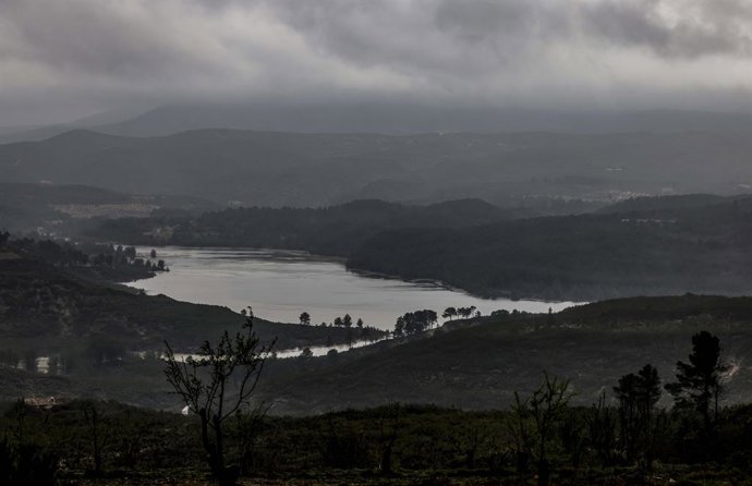 Archivo - Arxiu - Vista de l'embassament de Forata, a 6 de març del 2025, a València. 