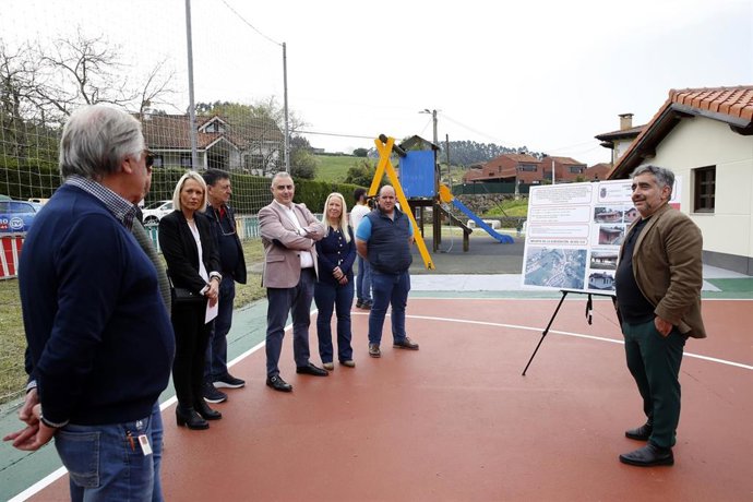 El consejero de Fomento, Vivienda, Ordenación del Territorio y Medio Ambiente, Roberto Media, inaugura diversas obras realizadas por su departamento en la zona de Santillana del Mar