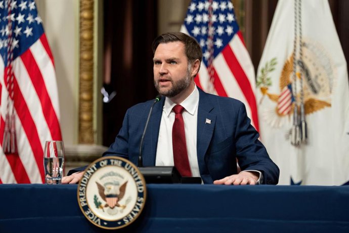 2 de abril de 2026, Washington, D.C., Estados Unidos da América: O vice-presidente dos Estados Unidos, JD Vance, profere um discurso durante a primeira reunião da Força-Tarefa da Casa Branca para a Eliminação da Fraude, no Edifício Executivo Eisenhower da