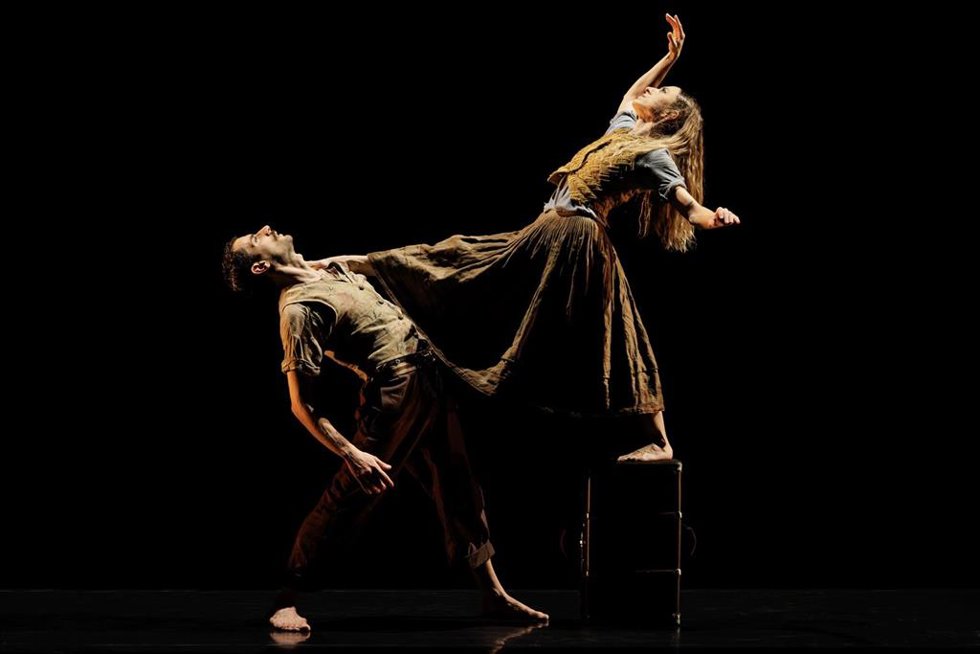 Un monento de la obra puesta en escena por la compañía alemana de danza