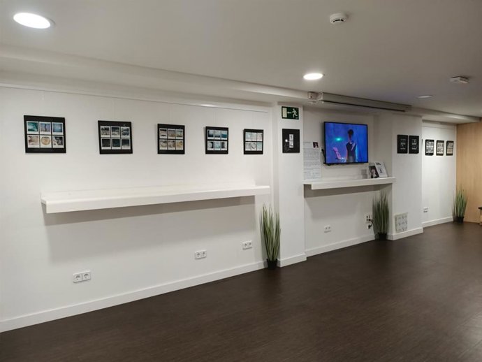 La poeta riojana Adriana Bañares presenta su poemario Riesgo eléctrico en Casa del Libro