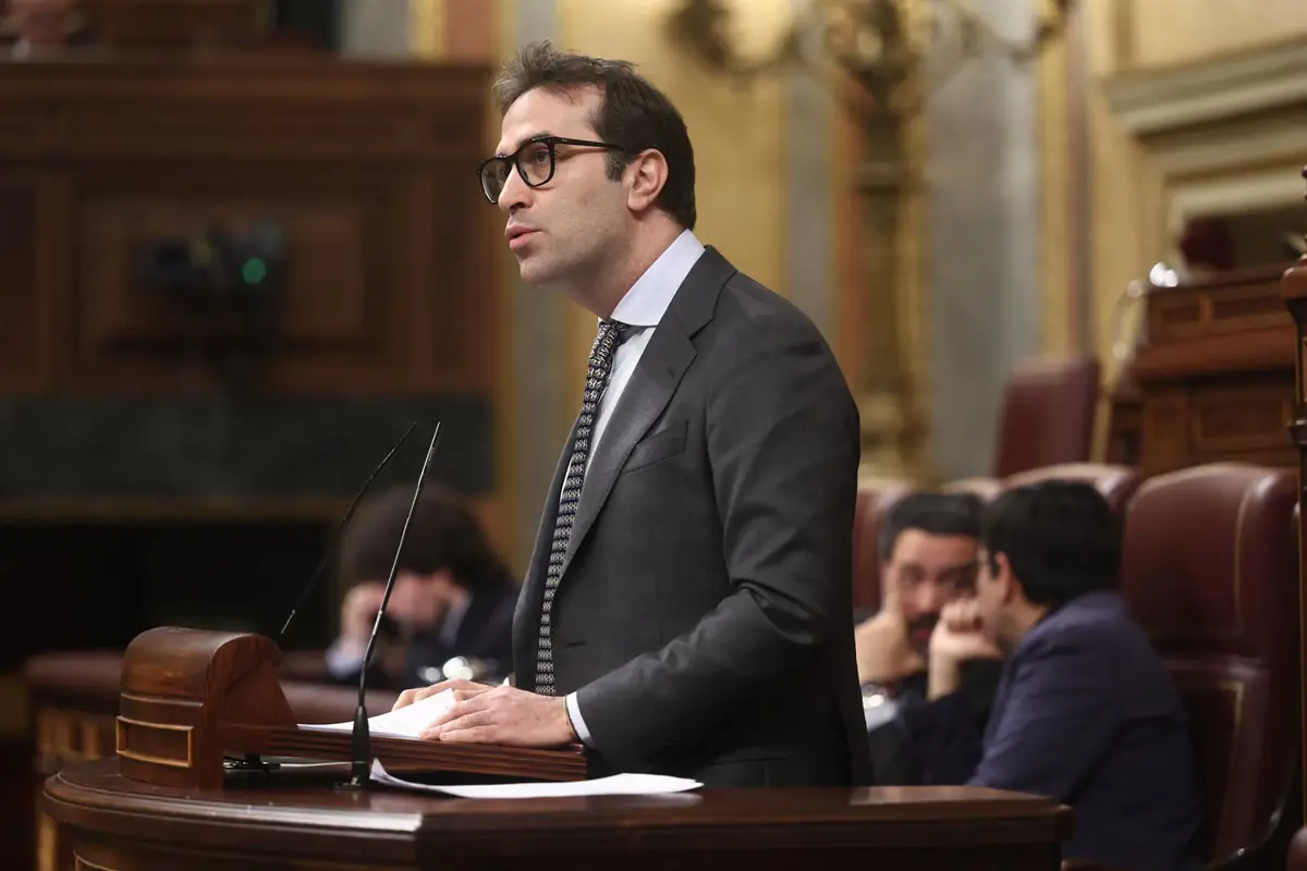 El ministro de Economía, Comercio y Empresa, Carlos Cuerpo, durante una sesión plenaria.