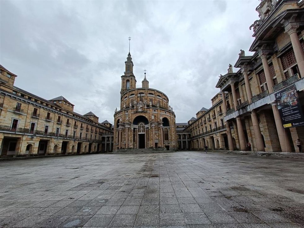 Archivo - Antigua Universidad de la Laboral, en Gijón.