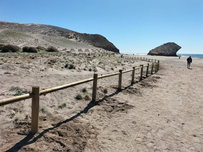 Playa de Mónsul, en el Parque Natural de Cabo de Gata-Níjar (Almería).