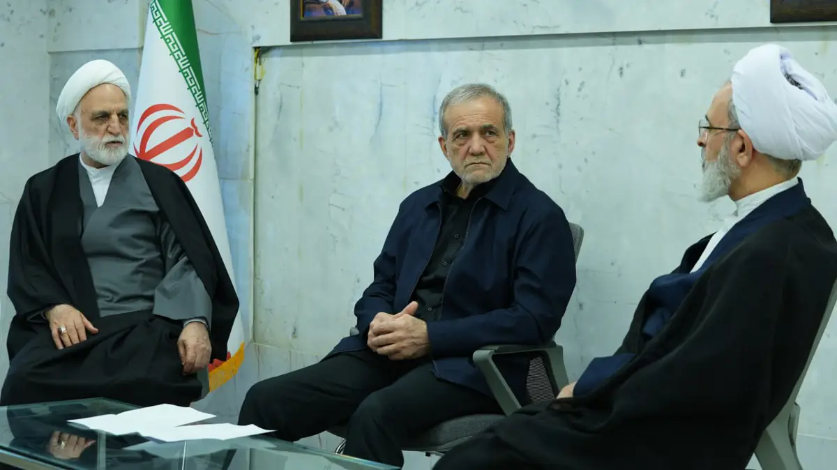 Presidentes de Irán y judiciales en sesión