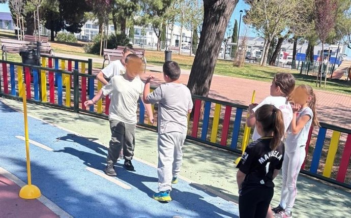 Menores participan en talleres destinados a la conciliación laboral y familiar desde el Centro de la Igualdad.