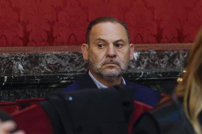 El exministro José Luis Ábalos en el banquillo de los acusados durante el juicio por el 'caso mascarillas' en el Tribunal Supremo, a 7 de abril de 2026, en Madrid (España). 