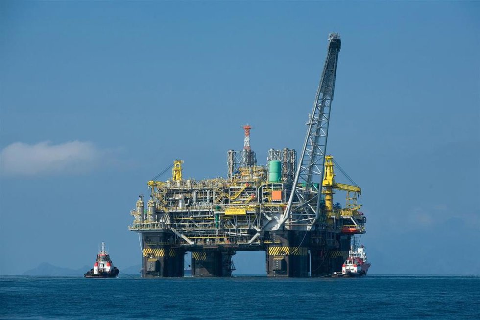 Archivo - Plataforma petrolífera en Brasil.