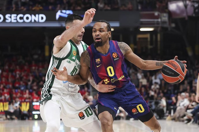 Kevin Punter y Kostas Sloukas, durante un partido.