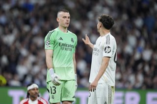 Andriy Lunin of Real Madrid CF in action during the UEFA Champions League 2025/26 Quarter-finals First Leg match between Real Madrid C.F. and Bayern Munich at Bernabeu stadium on April 07, 2026, in Madrid, Spain.
