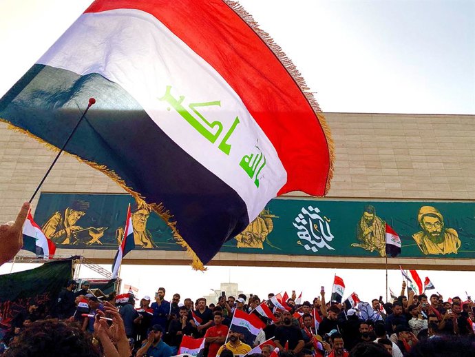 April 4, 2026, Baghdad, Baghdad, Iraq: On Saturday, April 4, 2026, Baghdad witnessed massive peaceful demonstrations in Tahrir Square, responding to a call from the leader of the Shiite National Movement. The demonstrations condemned what participants des