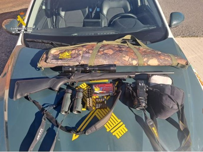 Material incautado al furtivo.