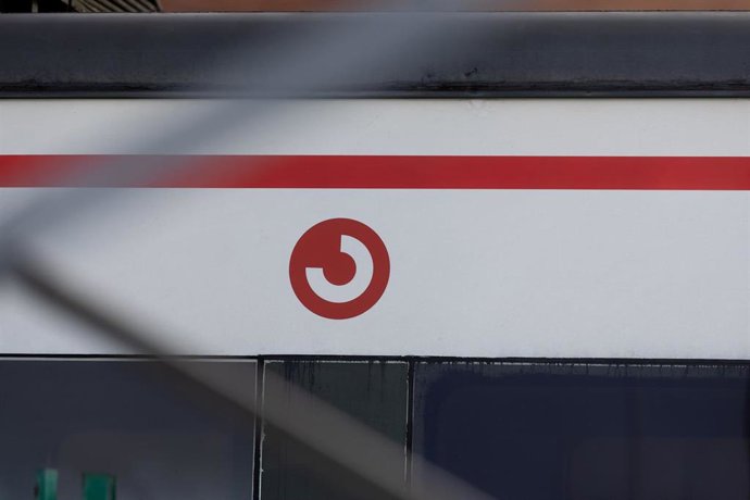 Archivo - Tren de la red de Cercanías Madrid