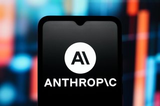 Archivo - October 4, 2025, Canada: In this photo illustration, the Anthropic AI logo is seen displayed on a smartphone screen.