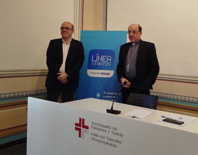 El arzobispo de Pamplona y obispo de Tudela, Florencio Roselló, y el ecónomo diocesano, Jorge Irurzun