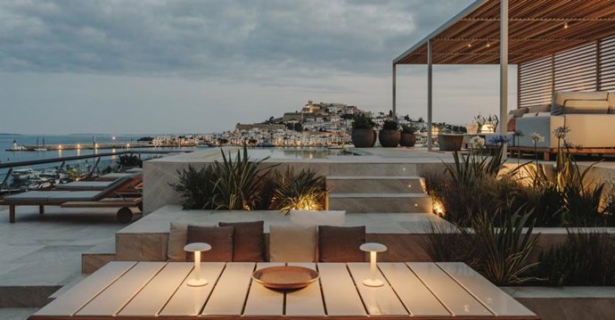 Ibiza Gran Hotel reabre una nueva temporada con la renovación integral de sus suites de lujo