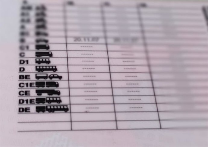 Archivo - Un carné de conducir.