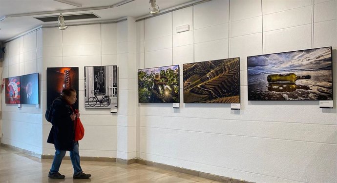 Comienza en el Centro Fundación Caja Rioja Calahorra la itinerancia de la exposición del concurso 'El Rioja y los 5 Sentidos'