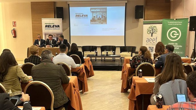 Jornada de empresas familiares extremeñas sobre el relevo generacional que se ha celebrado en Cáceres