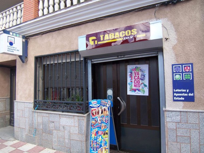 Estanco de Palomero en el que ha sido validado el boleto agraciado en el sorteo de Euromillones.