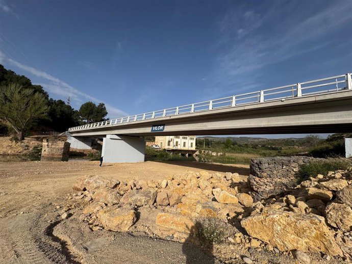 La Generalitat afronta la fase final de la reconstrucción del puente sobre el río Turia en Bugarra