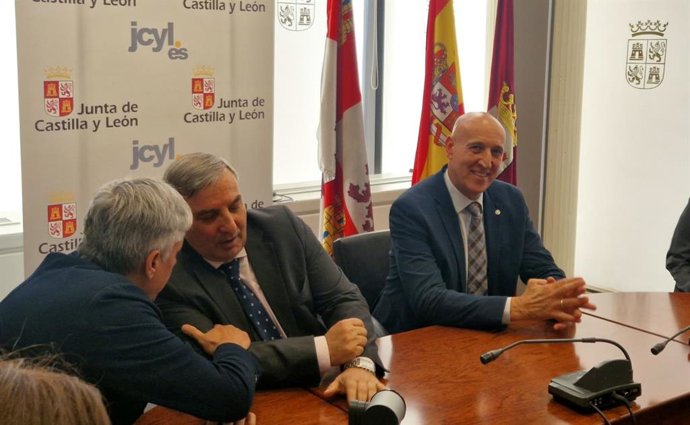 El alcalde de León, José Antonio Diez, momentos antes de participar en la Comisión de Seguimiento del Convenio del Consorcio de Transporte Metropolitano de León.