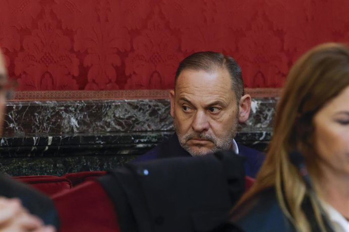 El exministro José Luis Ábalos en el banquillo de los acusados durante el juicio por el 'caso mascarillas' en el Tribunal Supremo