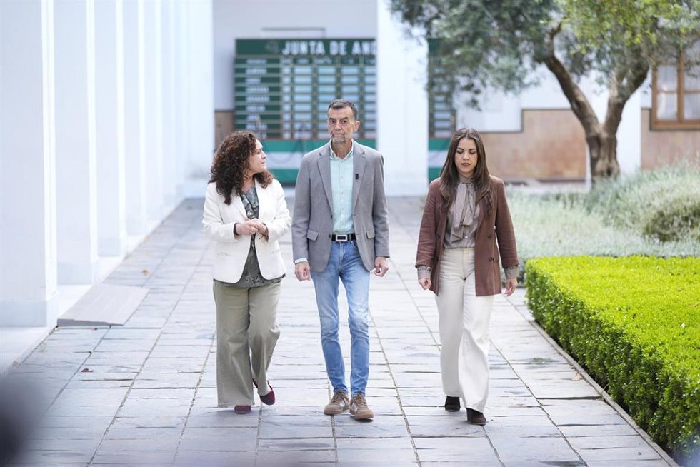 El candidato de Por Andalucía y coordinador federal de IU, Antonio Maíllo, en el Parlamento andaluz.