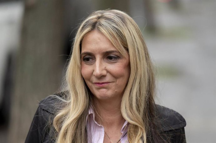 La exempleada de Logirail Claudia Montes, a su llegada al Tribunal Supremo para declarar como testigo, a 8 de abril de 2026, en Madrid (España).