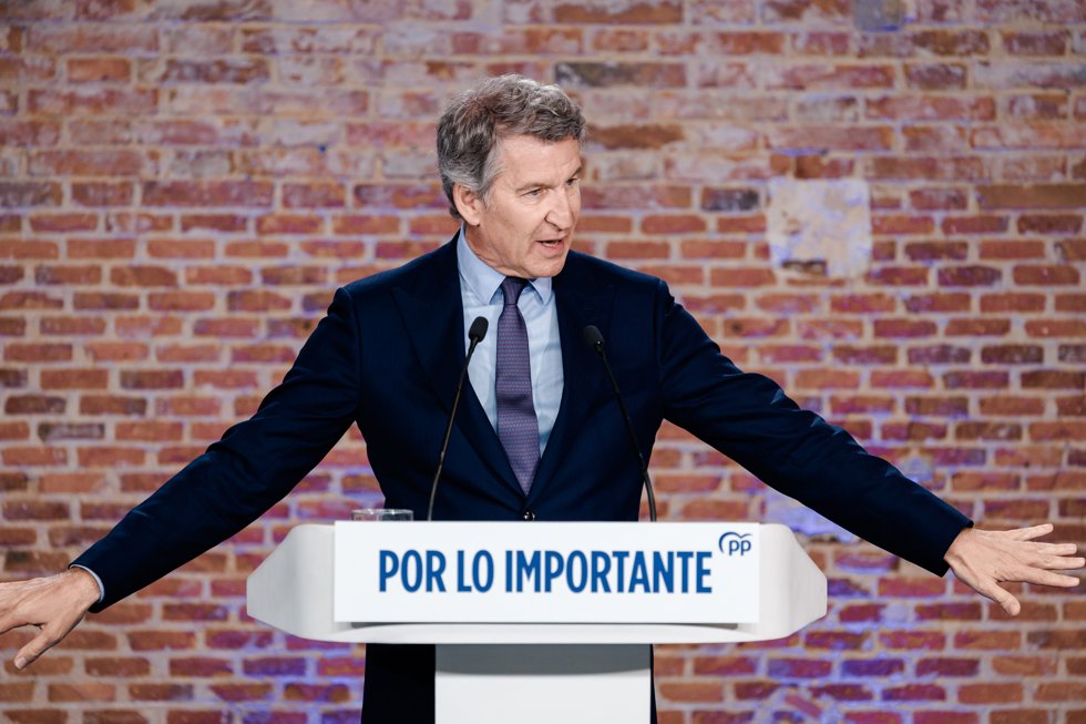 El presidente del Partido Popular, Alberto Núñez Feijóo, durante el acto ‘Pagas más, recibes menos; contra el infierno fiscal del Gobierno de Sánchez’ en el Espacio Jorge Juan, a 8 de abril de 2026, en Madrid (España).
