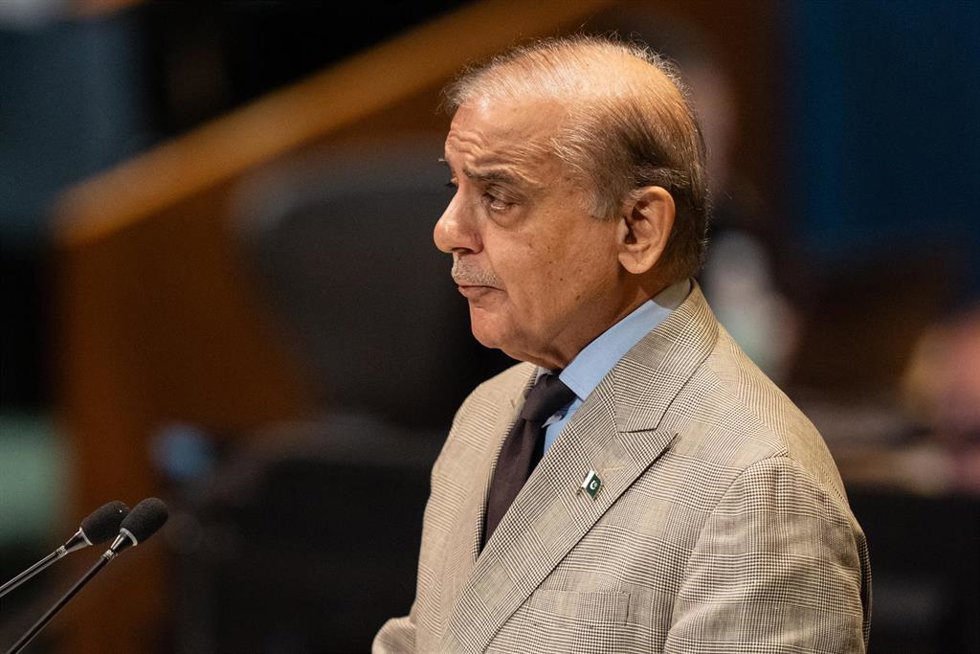 Archivo - El primer ministro de Pakistán, Shehbaz Sharif, durante su intervención en la Asamblea de la ONU.