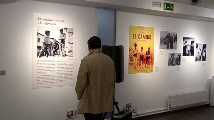Una exposición reflexiona sobre la belleza de lo sencillo para rememorar los 75 años de 'El camino' de Delibes