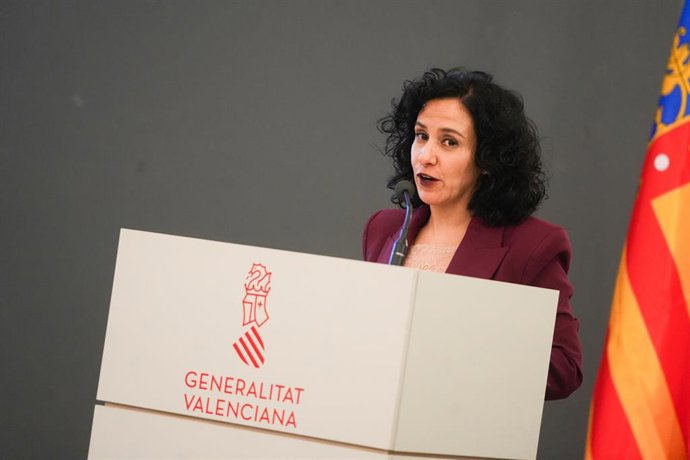 Archivo - La consellera de Servicios Sociales, Familia e Infancia, Elena Albalat