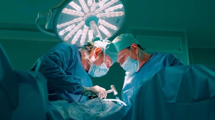 Dr. De la Torre y Dr. Escobar, Neurocirujanos