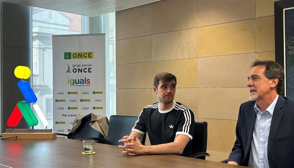 Pau Cusí junto al delegado de ONCE en Catalunya, Enric Botí.