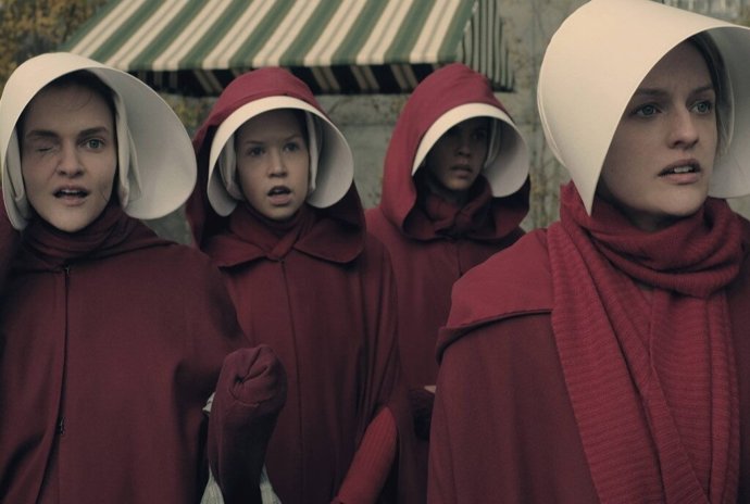 Actriz de El cuento de la criada reaparece en Los testamentos y los fans enloquecen: "Así es como encajan las piezas"