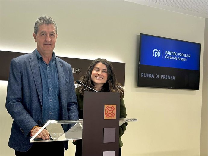 El portavoz de Fomento del PP, Antonio Romero, ha presentado una iniciativa para reclamar un servicio ferroviario digno, fiable y con Financiación estable.